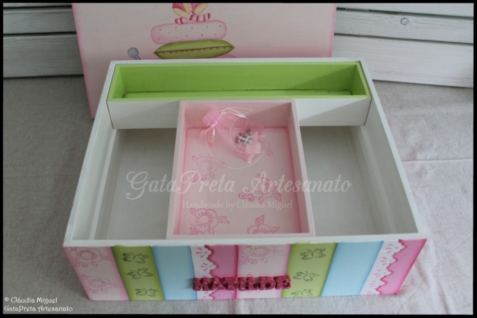 Caixa grande de batizado e moldura Princesa e a Er