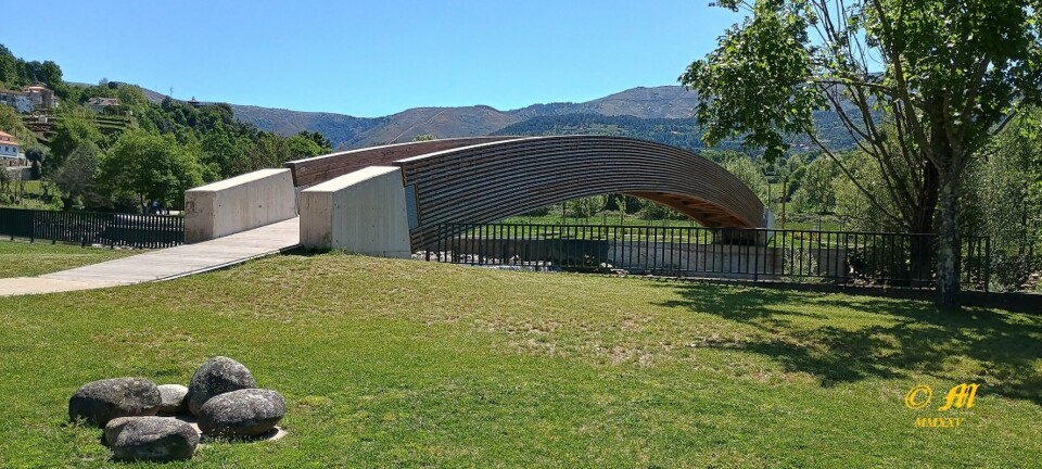 Vila de Cerva - Ponte Pedonal das Meadas.jpg