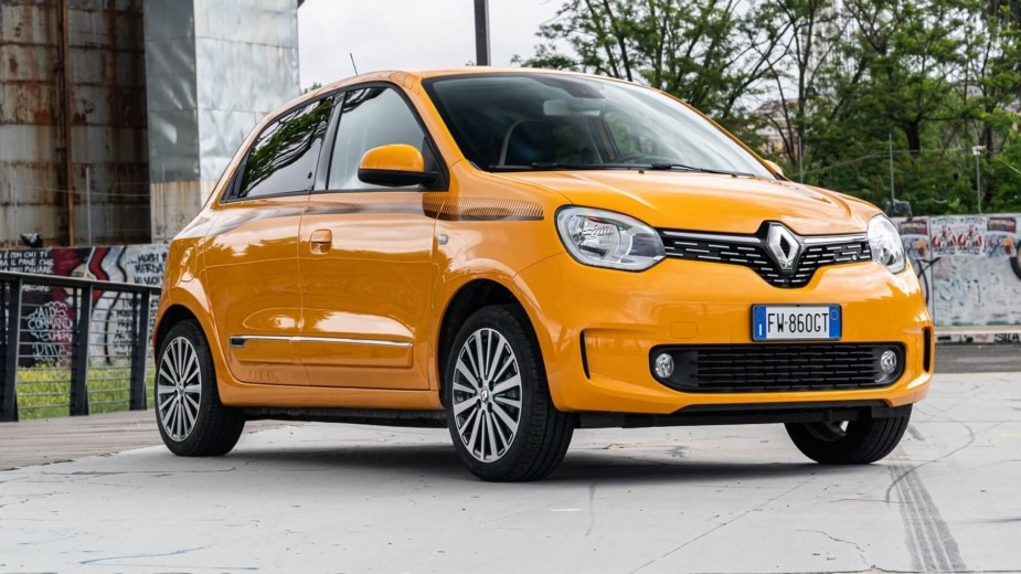 Renault-Twingo-1_925x520_acf_cropped.jpeg