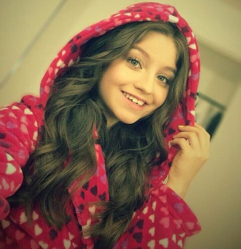 KAROLSEVILLA.jpg