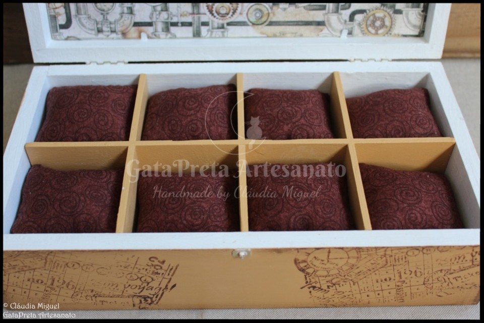 Caixa 8 relógios Mecanismos4.JPG