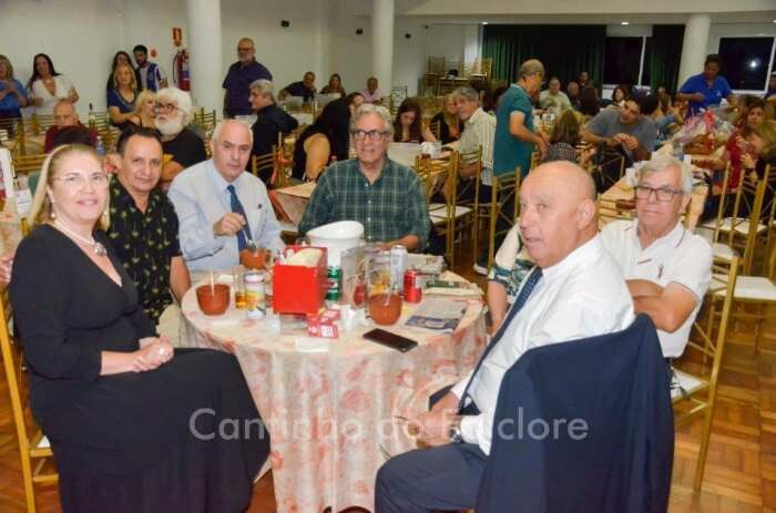 Hora do caldo verde.jpg