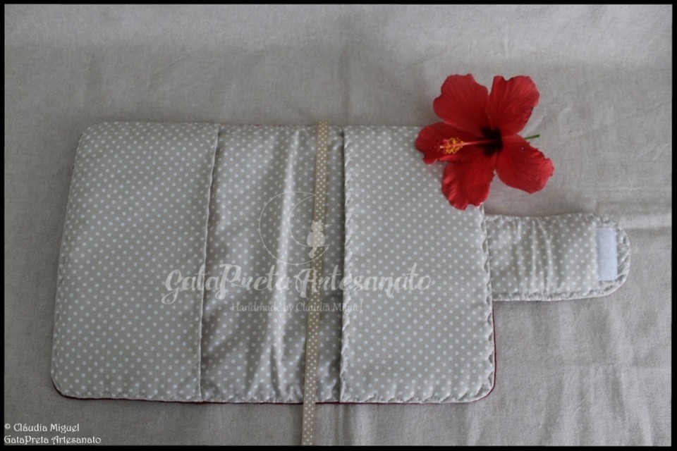 Capa de livros Cornucópias Vermelhas2.JPG