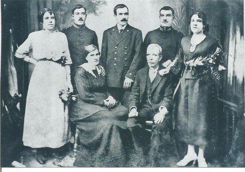 MADUFA-Família Fagundes no Faial 1920.jpg