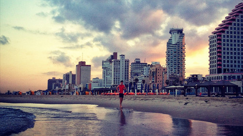 21out_tel aviv beach.jpg