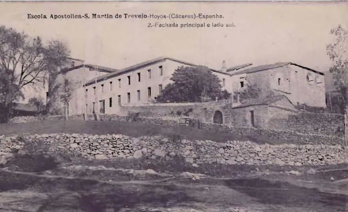 Escola Apostólica S. Martins de Trevejo.jpg 2.jpg
