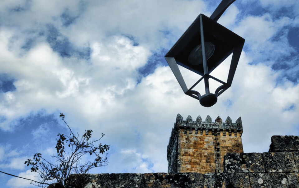 castelo de Melgaço luminária efeito.jpg