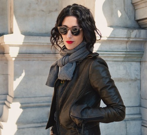 STREET-STYLE-SIMPLE-BASIC-SCARF-SCARVES-EDITOR-STY