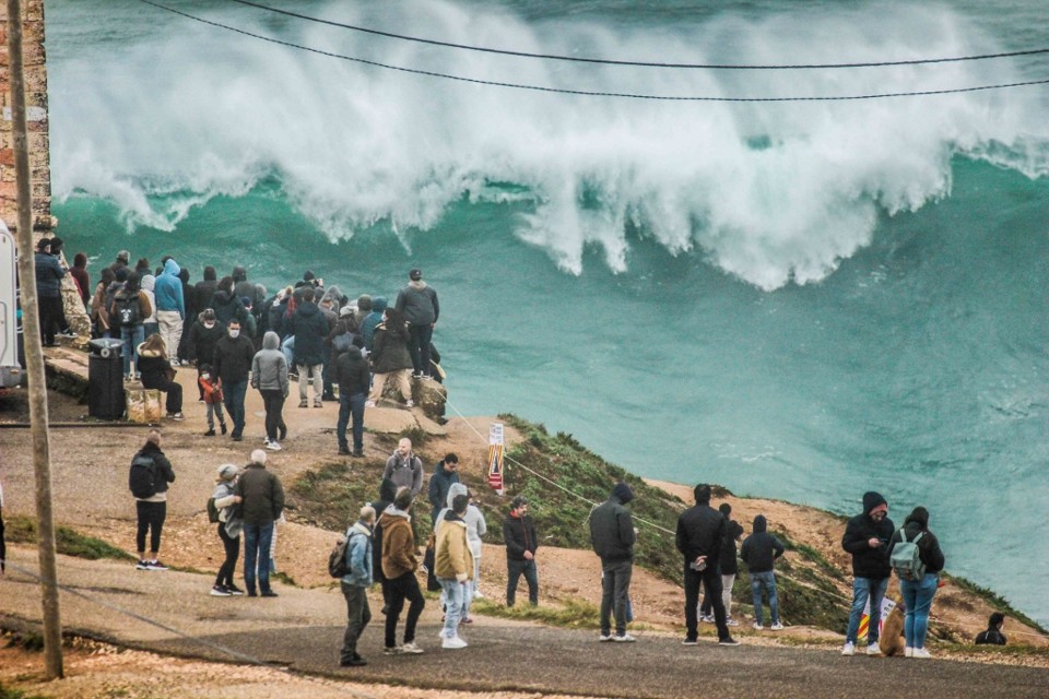 ondas gigantes nazaré 14.jpg
