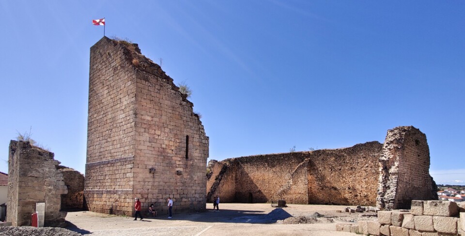 castelo de Miranda do Douro.jpg