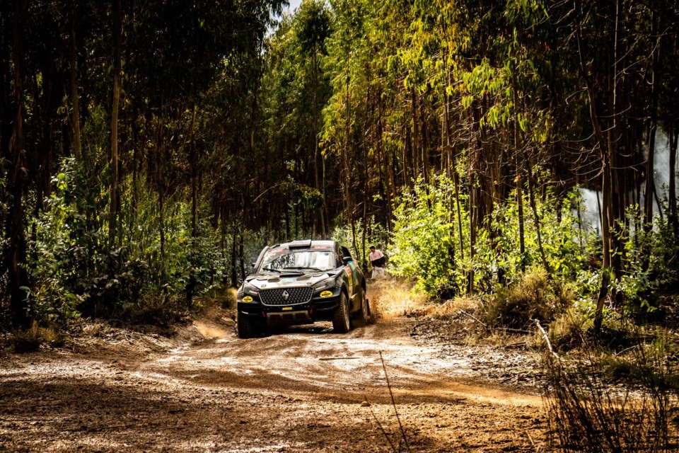 Borgward BX7 DKR da Borgward Rally Team (13).jpg Borgward BX7 DKR da Borgward Rally Team (13).jpg