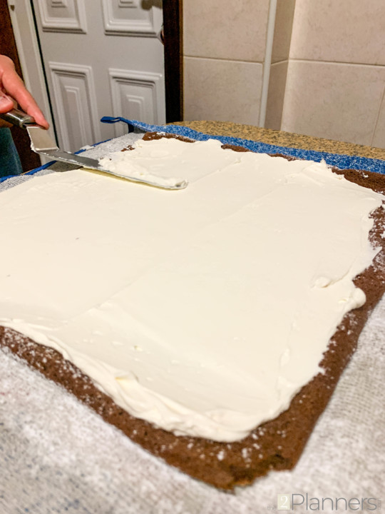 White Bûche de Noël (Yule Log Cake) Recipe - the 2 Planners