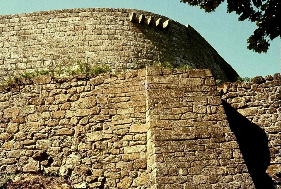 37 c2 - muralha bombardeira.jpg 37 c2 - muralha bombardeira.jpg