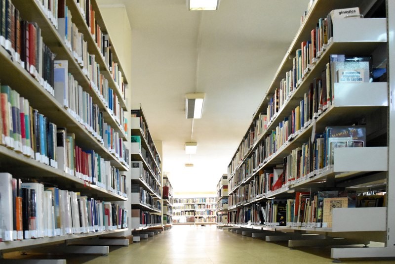 Biblioteca Municipal de Famalicão.jpg