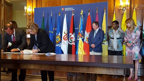 MJ-FranciscaVanDunem-AssinaturaProtocoloJulgadoPaz