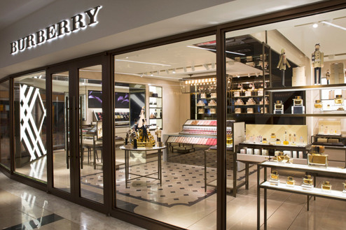 Burberry-Beauty-Box-in-Seoul.jpg