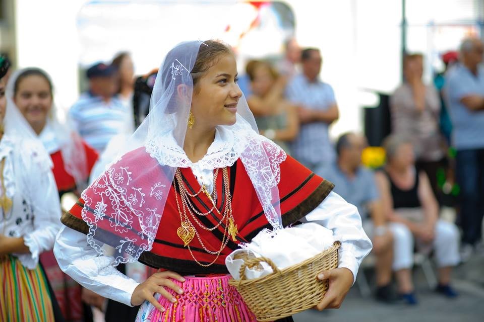 RUSGA DE SÃO VICENTE DE BRAGA MOSTRA TRAJE TRADICIONAL DO BAIXO