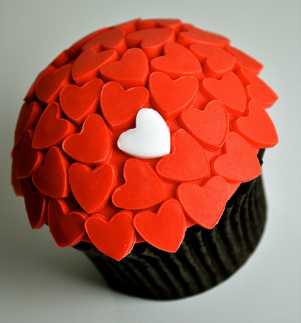 unique-heart-valentines-day-cupcake.jpg
