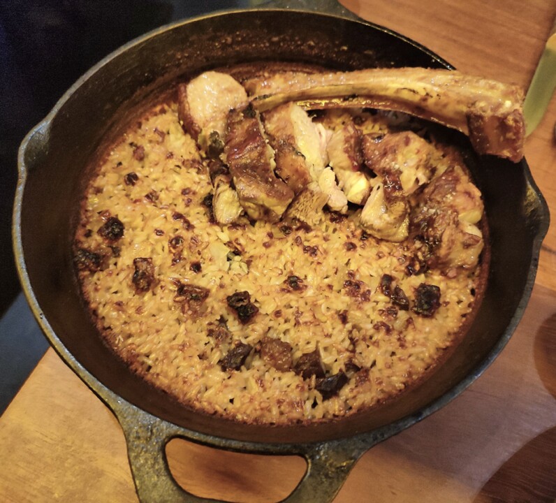 borrego com arroz de forno.jpg