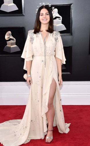 rs_634x1024-180128145103-634-red-carpet-fashion-20