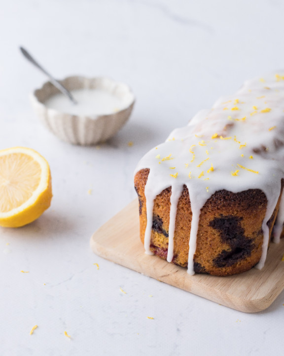 Pound cake de mirtilos e framboesas