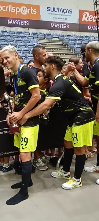 Screenshot_2022-08-28-20-18-53-289_com.miui.videop