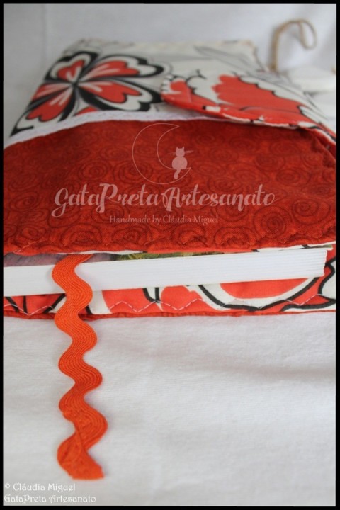 Capa de livros Retro Flowers3.JPG