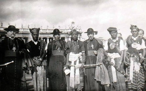 JBB-liurais no Vaticano.jpg