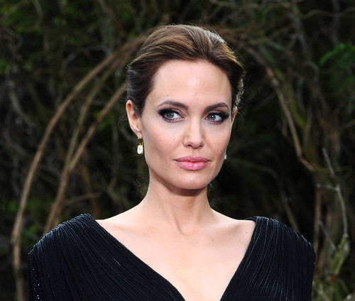 angelina-jolie[1].jpg