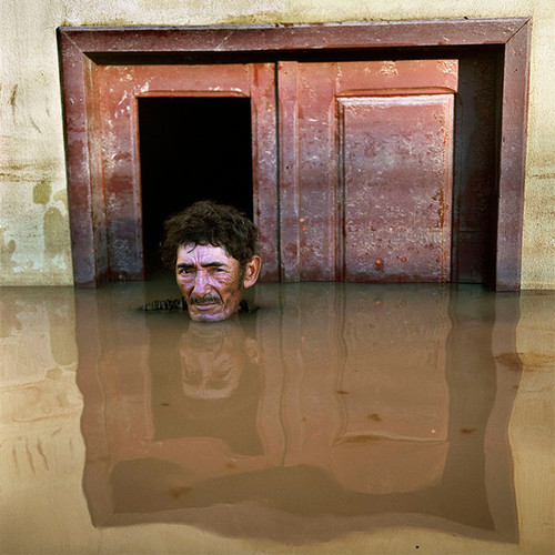 1 Drowning World - Gideon Mendel.jpg