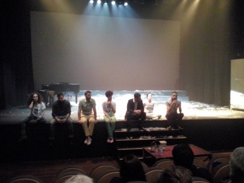 Ida ao teatro (2).jpg