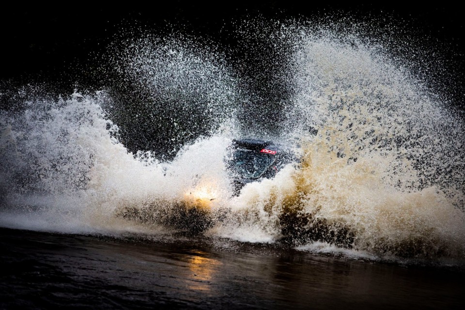 Borgward BX7 DKR da Borgward Rally Team (20).jpg Borgward BX7 DKR da Borgward Rally Team (20).jpg