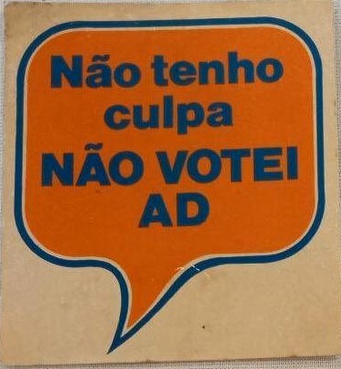 1011327798-autocolantes-politicos-anos-80.jpg