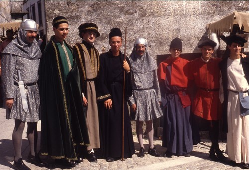 6 b2 - figuras medievais.jpg 6 b2 - figuras medievais.jpg