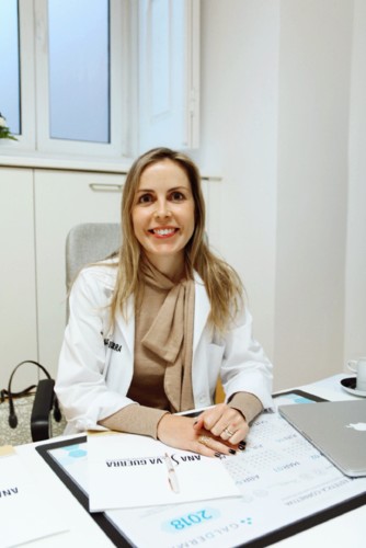 dra Ana Silva Guerra, cirurgiã plástica