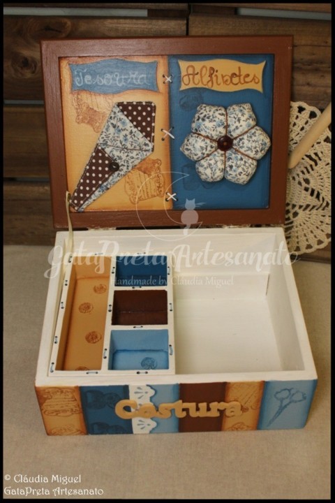 Caixa de costura Singer Camel4.JPG