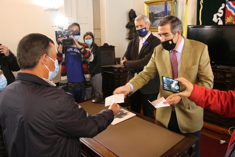 entrega de apoios - Dario Lima.JPG