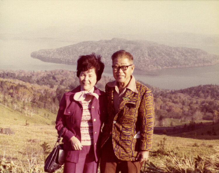 95_AND-6_TO_GO_Tom_and+_Ethel_Takesue_vacation_©P