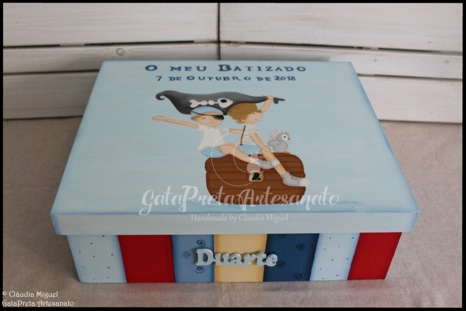 Caixa de batizado Dois Piratinhas1.JPG
