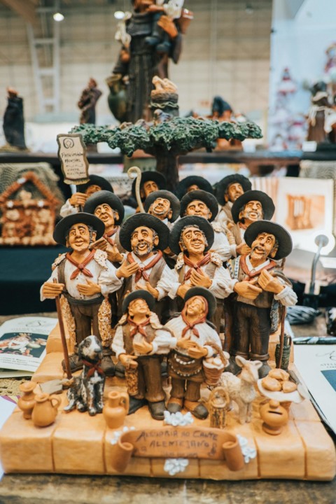 Tradicioal_Mencao-Honrosa-_-Alegoria-Ao-Canto-Alen