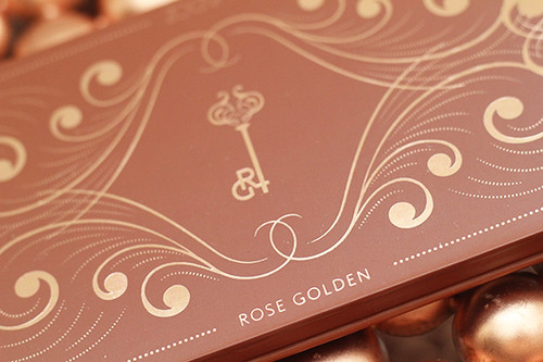 zoeva_rose_golden_eyeshadow_palette03.jpg