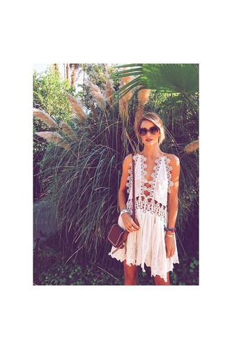Coachella-2-Vogue-13Apr15-instagram-rosiehw_592x88