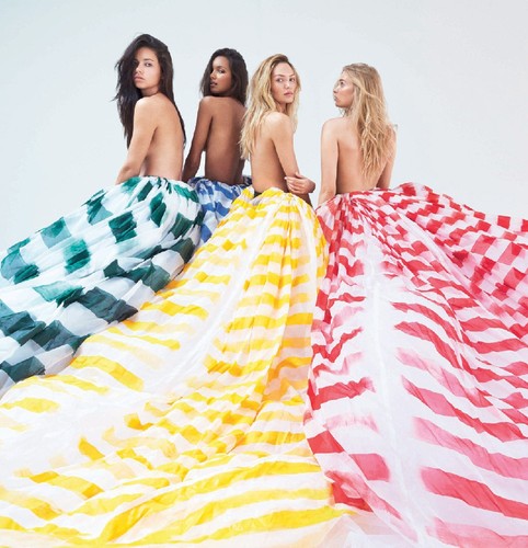 Da série menino não entra - Adriana Lima, Lais R