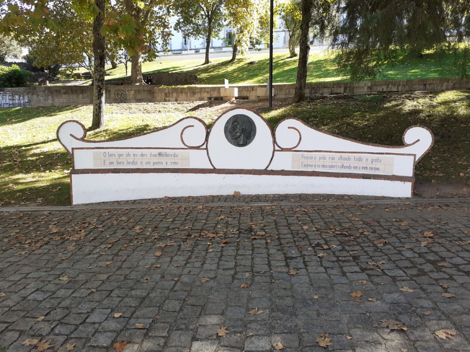 Banco na Corredoura. Foto original. 2021.10.15.jpg