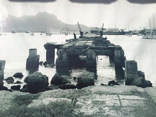 Cais Alfândega Velha.jpg