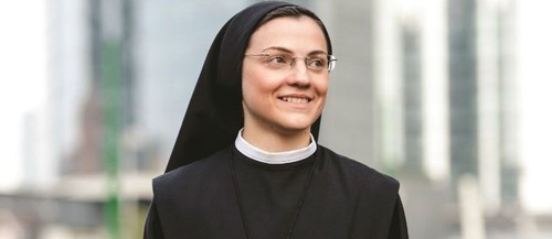 SISTER CRISTINA  A SURPREENDENTE VENCEDORA DO THE VOICE ITALIA LANÇA O SEU ÁLBUM DE ESTREIA