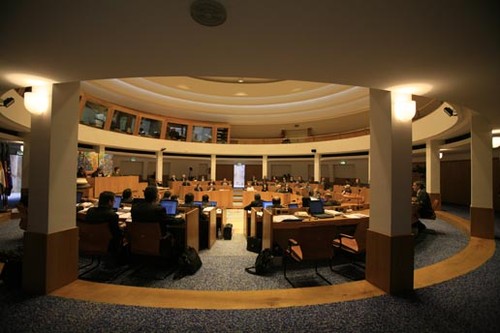 Tudo se prepara para as intervenções finais e votações...