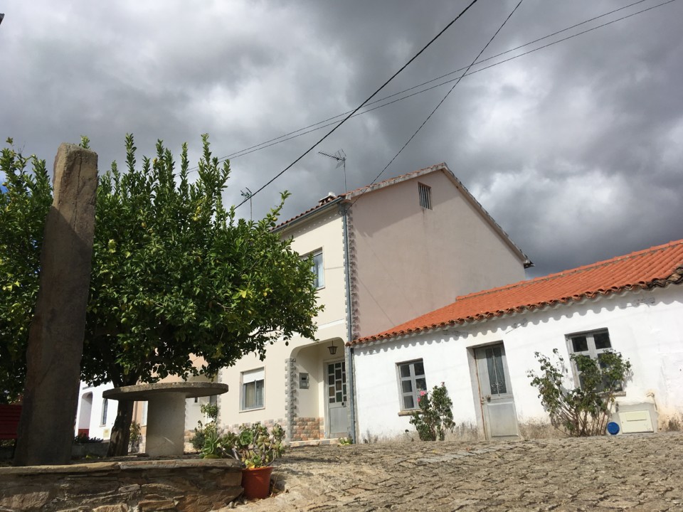 palheiro e forno com pedra de xisto (3).JPG