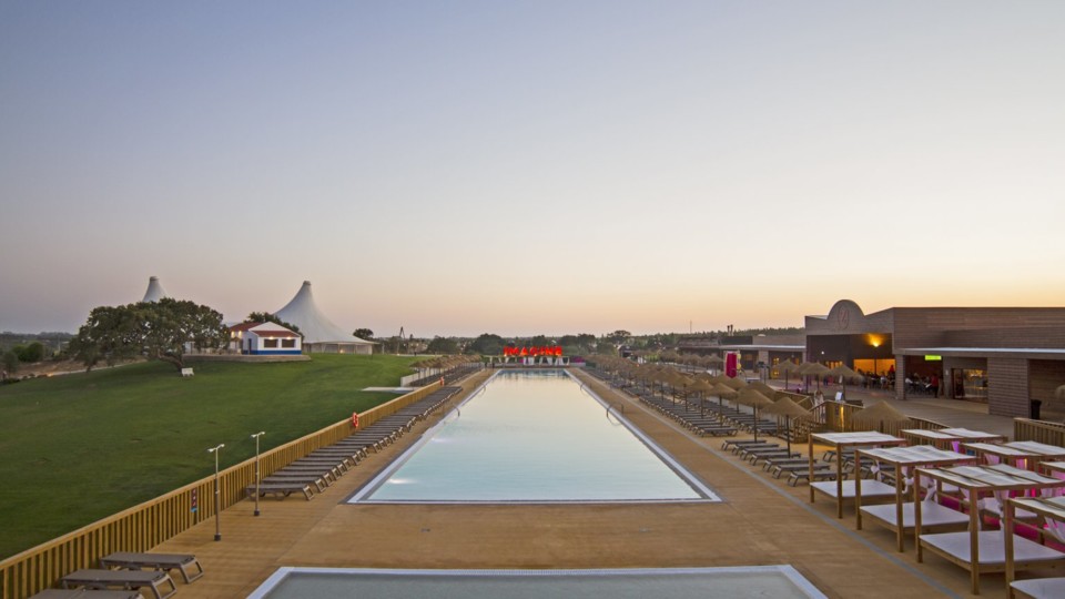 zmar-piscina-1536x864.jpg zmar-piscina-1536x864.jpg