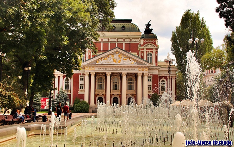 TEATRO NACIONAL IVAN VAZOV.JPG